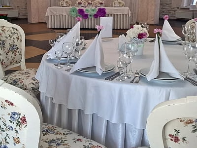 банкетні зали в заміському комплексі «Княжий Двір» в селі Княжичі Київської області