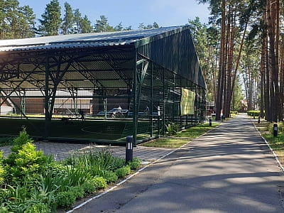 Glibivka Family Park — сучасний заміський відпочинковий комплекс, що знаходиться серед соснового лісу на узбережжі Київського моря, всього за годину від Києва. 
