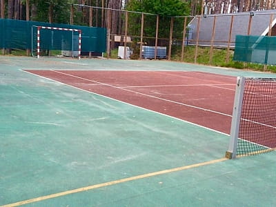 спортивний майданчик в заміському комплексі Glibivka Family Park в селі Глібівка на березі Київського моря