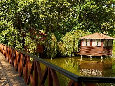 Ресторан на воді Шкіпер в у заміському комплексі Hotel SPA в Ворзелі