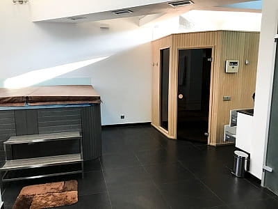 VIP-вілла площею 160 м2 у заміському комплексі Hotel SPA в Ворзелі