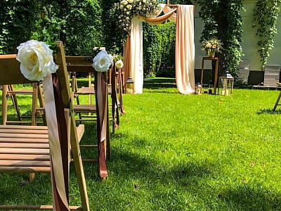Урочисті весільні церемонії в заміському комплексі Hotel SPA в Ворзелі