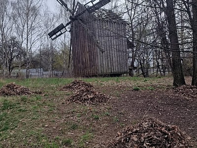 Мамаєва Слобода в Києві — музей просто неба, що відтворює побут і архітектуру Наддніпрянщини XVIII ст. Справжня козацька Україна поруч із вами!