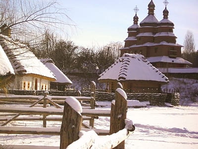 Ставропігійна козацька церква Покрова Пресвятої Богородиці в музеї Мамаєва Слобода в Києві
