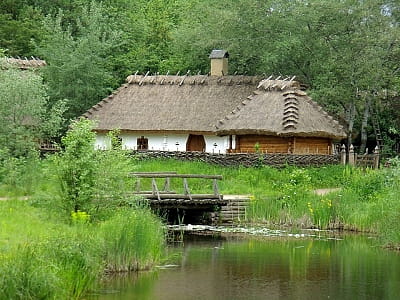 архітектурний ансамбль Наддніпрянщини XVIII сторіччя в музеї козацької історії просто неба "Мамаєва Слобода" в Києві