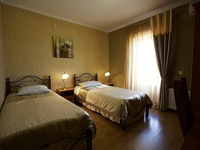 Номери в готелі в заміському комплексі «Оріяна» в селі Лісне Київської області