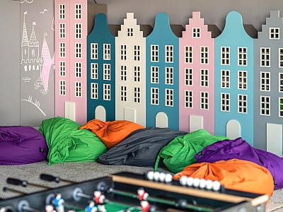 Дитячий клуб в заміському комплексі "Queen Country Club" в селищі Козин біля Києва