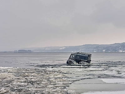 Прогулянка на всюдиході Sherp в заміському комплексі "Selfish Club" в селі Кийлів Київської області