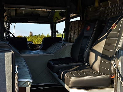 Прогулянка на всюдиході Sherp в заміському комплексі "Selfish Club" в селі Кийлів Київської області