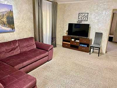 Номери та котеджі в заміському комплексі «Dibrova Club» у місті Фастів