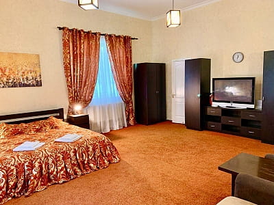 Номери та котеджі в заміському комплексі «Dibrova Club» у місті Фастів