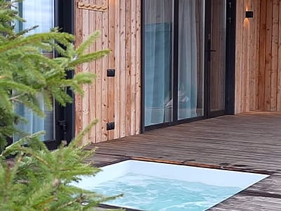 Заміський комплекс «Дрімота» біля Києва: приватні чани-джакузі, сауни, хамам, будиночки з власним двором, ліс і озера поруч, повна автономія.