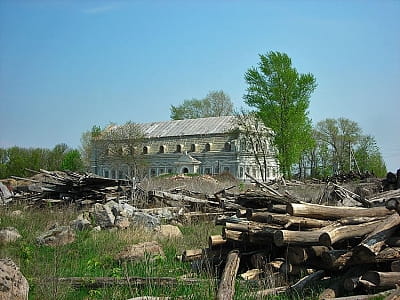 Відчуйте дух козацької епохи в музеї-скансені «Козацькі землі України» — унікальному хуторі Тараса Бульби на березі Дніпра в селі Вереміївка.