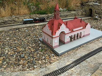 Єдиний у світі музей мініатюр замків України: понад 20 відомих фортифікацій у масштабі 1:50, історії, легенди, майстерна деталізація, сімейний відпочинок.