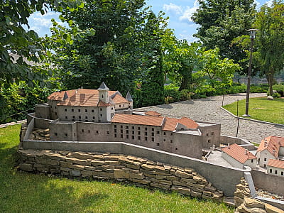 Замок Паланок в музеї мініатюр «Замки України» в Кам’янці-Подільському