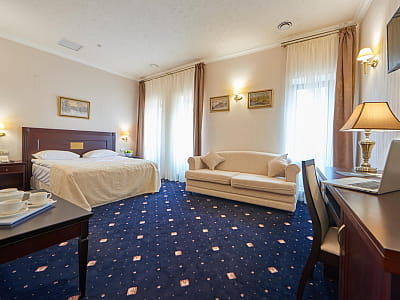 Затишні номери готеля в заміському комплексі City Holiday Resort & SPA в селі Петропавлівська Борщагівка біля Києва