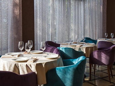 Ресторан Panoramic в заміському комплексі City Holiday Resort & SPA в селі Петропавлівська Борщагівка біля Києва