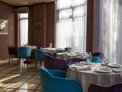 Ресторан Panoramic в заміському комплексі City Holiday Resort & SPA в селі Петропавлівська Борщагівка біля Києва