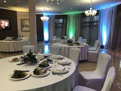 Ресторан Vinette в заміському комплексі City Holiday Resort & SPA в селі Петропавлівська Борщагівка біля Києва