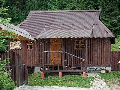 Музей “Гуцульської Магії” у Верховині – світ мольфарів, легенд та стародавніх обрядів Карпат. Експонати, майстер-класи, магія традицій.