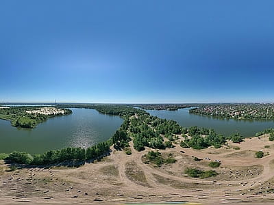 Осокорківські озера — найбільша система водойм Києва з чистою водою, багатою природою та умовами для відпочинку, рибальства і прогулянок.