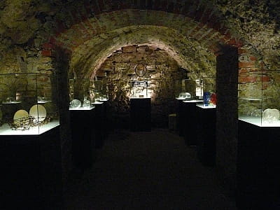 Музей скла у Львові – унікальний культурний осередок, де переплітається історія, традиції та сучасне мистецтво. 