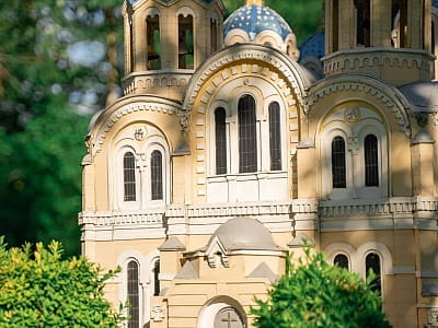 Володимирський собор в парку-музеї «Україна в мініатюрі»