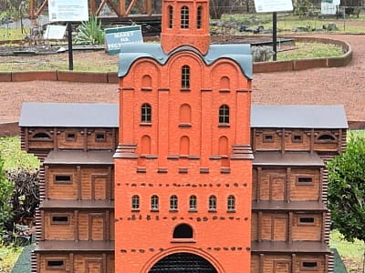 Парк-музей «Україна в мініатюрі» – це унікальне місце, де вся країна розкривається перед відвідувачами у масштабі 1:33. 