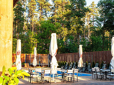 літній басейн в заміському комплексі BARICLUB у селі Дернівка під Києвом