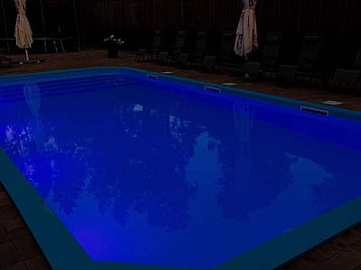 літній басейн в заміському комплексі BARICLUB у селі Дернівка під Києвом