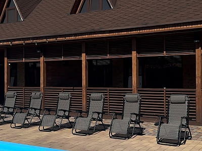 літній басейн в заміському комплексі BARICLUB у селі Дернівка під Києвом