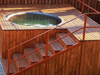 карпатський чан в заміському комплексі BARICLUB у селі Дернівка під Києвом