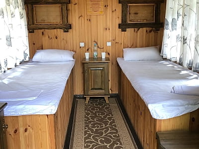 бджолина терапія в аппі будиночках в заміському комплексі «Чудодієво» в селі Вишпіль Житомирської області