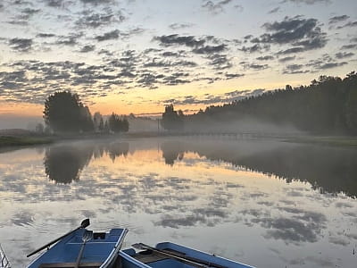 прокат човнів та катамаранів в заміському комплексі «Чудодієво» в селі Вишпіль Житомирської області