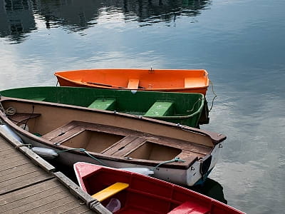 прокат човнів та катамаранів в заміському комплексі «Чудодієво» в селі Вишпіль Житомирської області