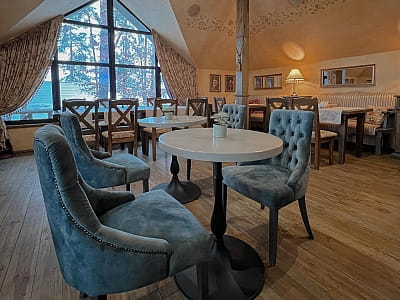 ресторан в заміському комплексі «Чудодієво» в селі Вишпіль Житомирської області