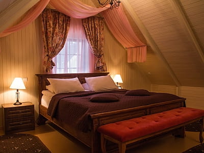 номери, котеджі та будиночки в заміському комплексі «Чудодієво» в селі Вишпіль Житомирської області