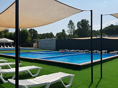 відкритий басейн в заміському комплексі Complex VLADA Resort в Черкасах