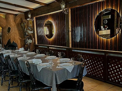 банкетна зала ресторану в заміському комплексі Complex VLADA Resort в Черкасах