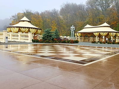 Forest Club Sherwood — готельно-ресторанний комплекс поблизу Умані з рестораном, сауною, спа, тенісом і сімейним відпочинком серед природи.