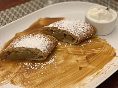 Страви ресторану в заміському комплексі Forest Club Sherwood біля Умані