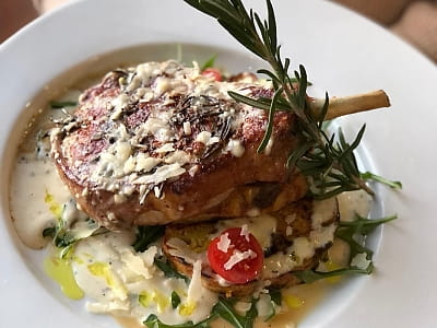 Страви ресторану в заміському комплексі Forest Club Sherwood біля Умані