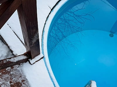 холодна купіль біля чану в заміському комплексі Пан Чан біля Золотоноші 