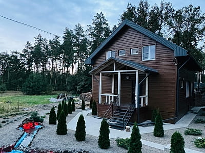 Заміський комплекс Пан Чан біля Золотоноші – чани під відкритим небом, сауна, басейн і затишні будиночки серед лісу для ідеального відпочинку.