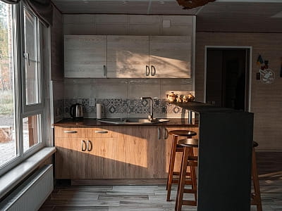 дерев’яних будиночках у стилі лофт в заміському комплексі Пан Чан біля Золотоноші 