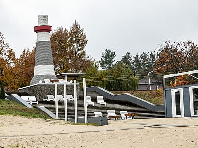 Perlyna Resort – сучасний заміський комплекс біля Дніпра. Котеджі, басейн, сауна, BBQ-зона та відпочинок у гармонії з природою для всієї родини.