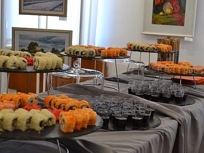 Perlyna Resort – сучасний заміський комплекс біля Дніпра. Котеджі, басейн, сауна, BBQ-зона та відпочинок у гармонії з природою для всієї родини.