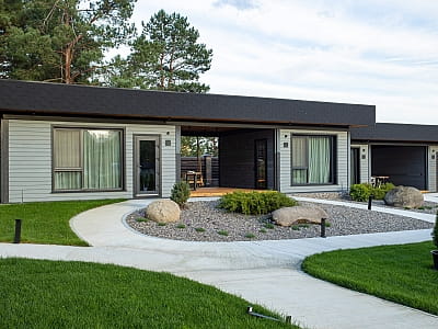 котеджі та номери в заміському комплексі Perlyna Resort біля Черкас