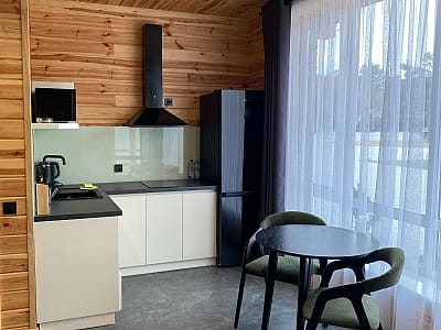 котеджі та номери в заміському комплексі Perlyna Resort біля Черкас