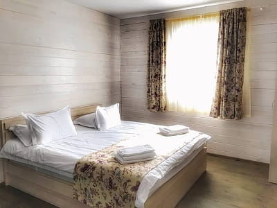 котеджі та номери в заміському комплексі Perlyna Resort біля Черкас